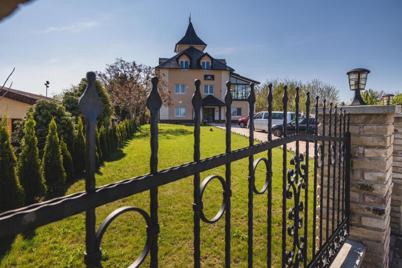 Hotel Navigator Palić Esterno foto