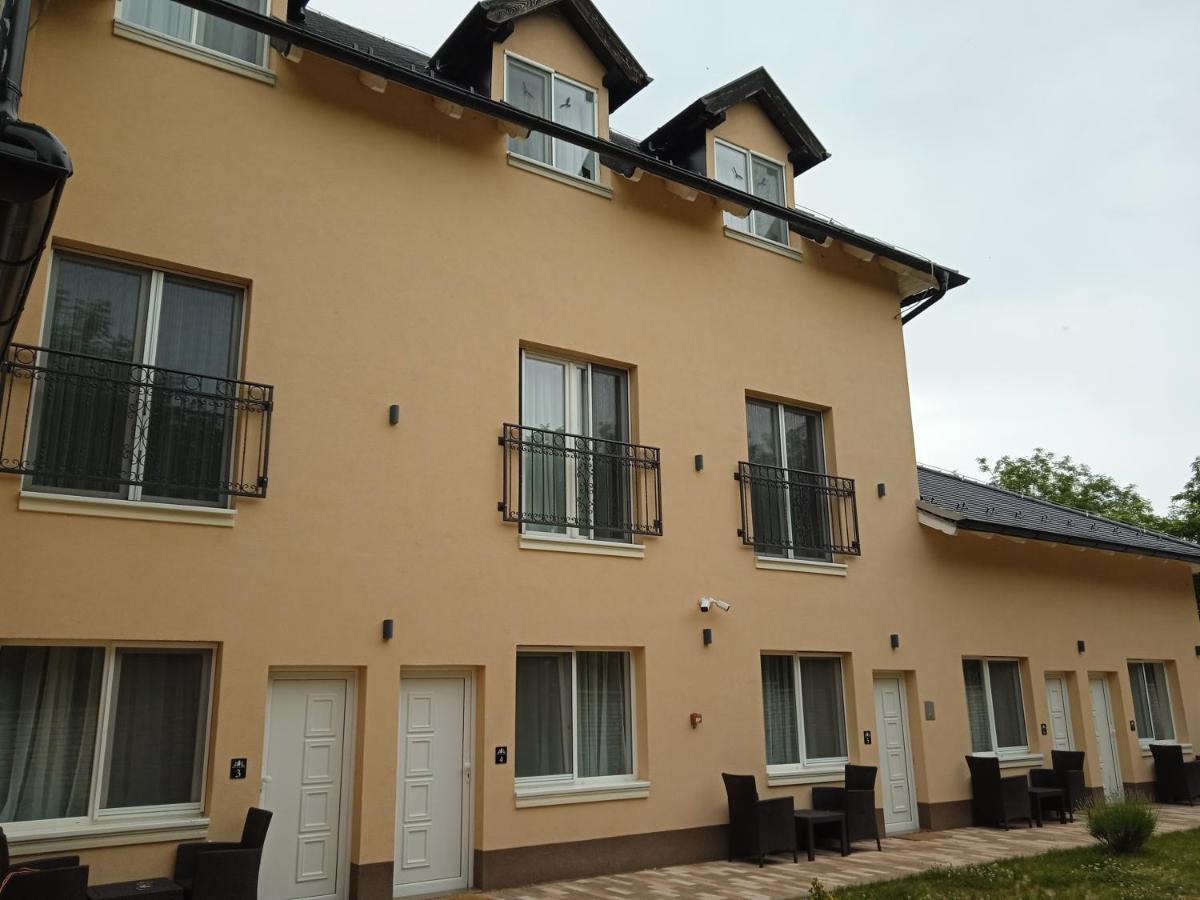 Hotel Navigator Palić Esterno foto