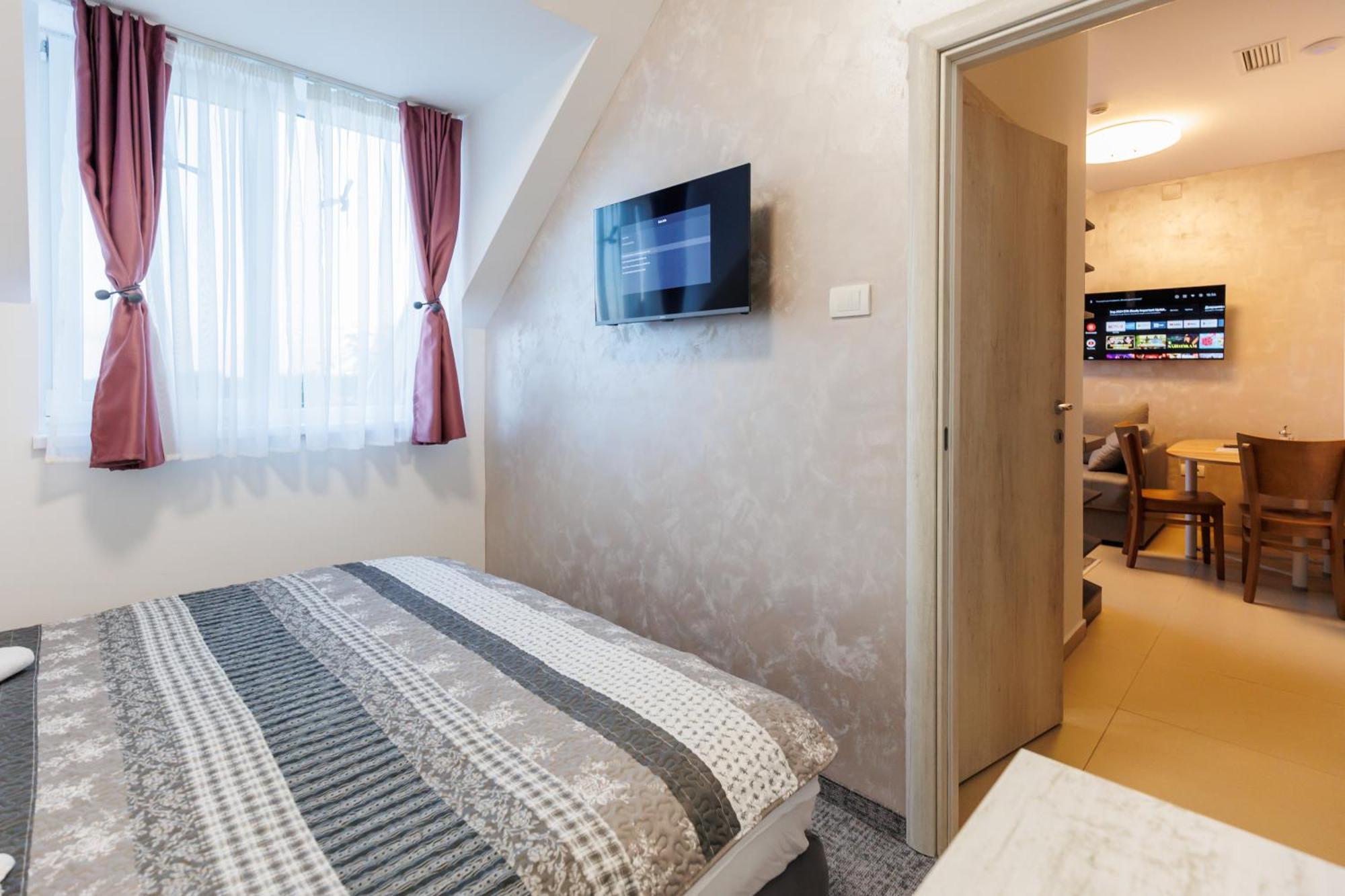 Hotel Navigator Palić Esterno foto