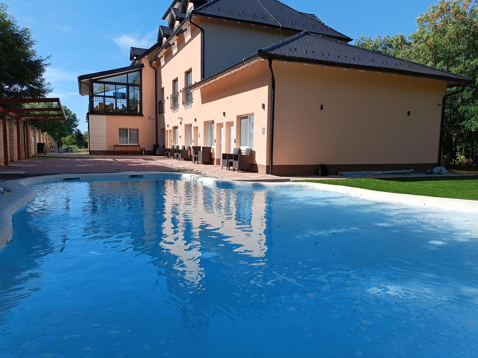 Hotel Navigator Palić Esterno foto