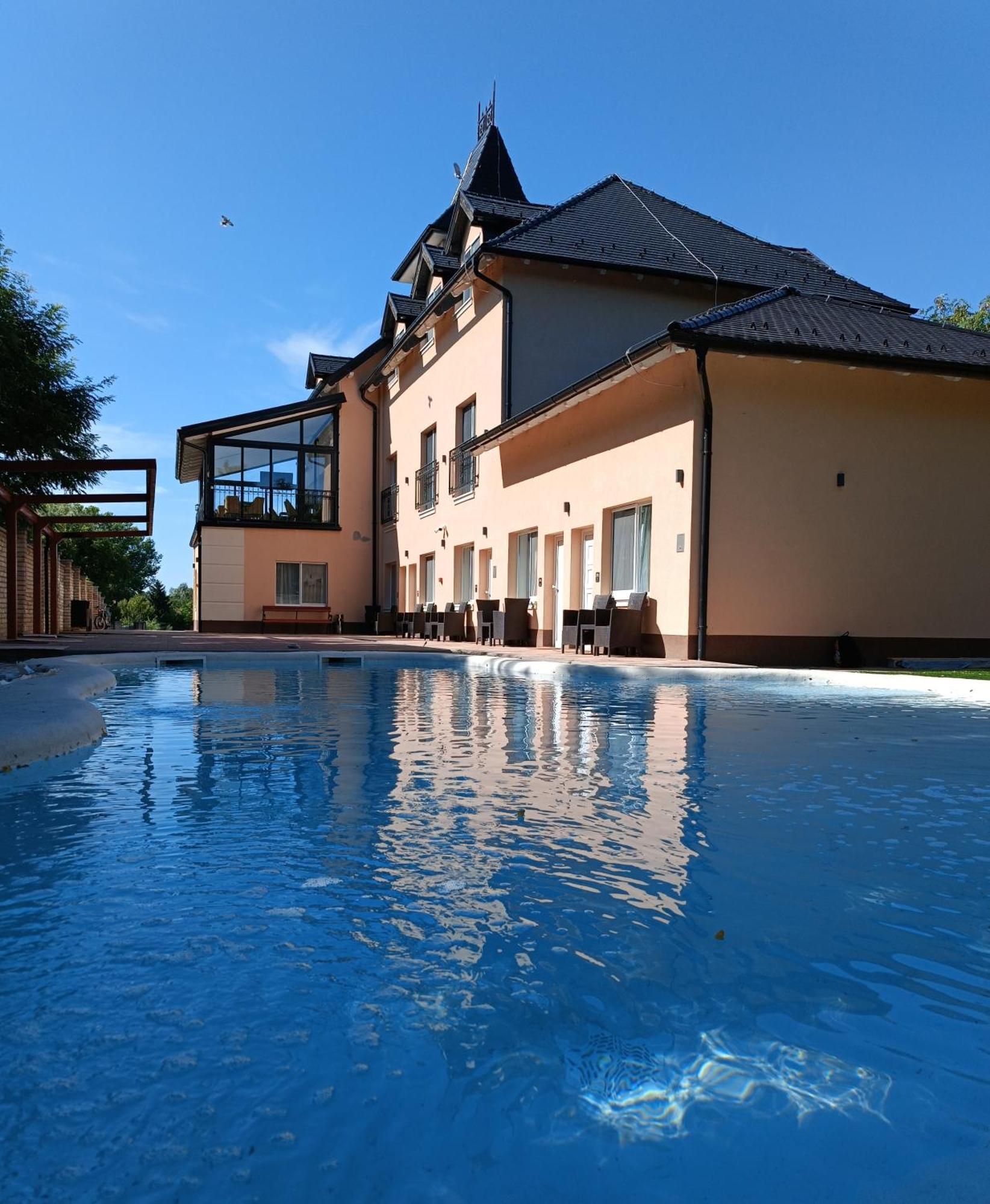 Hotel Navigator Palić Esterno foto